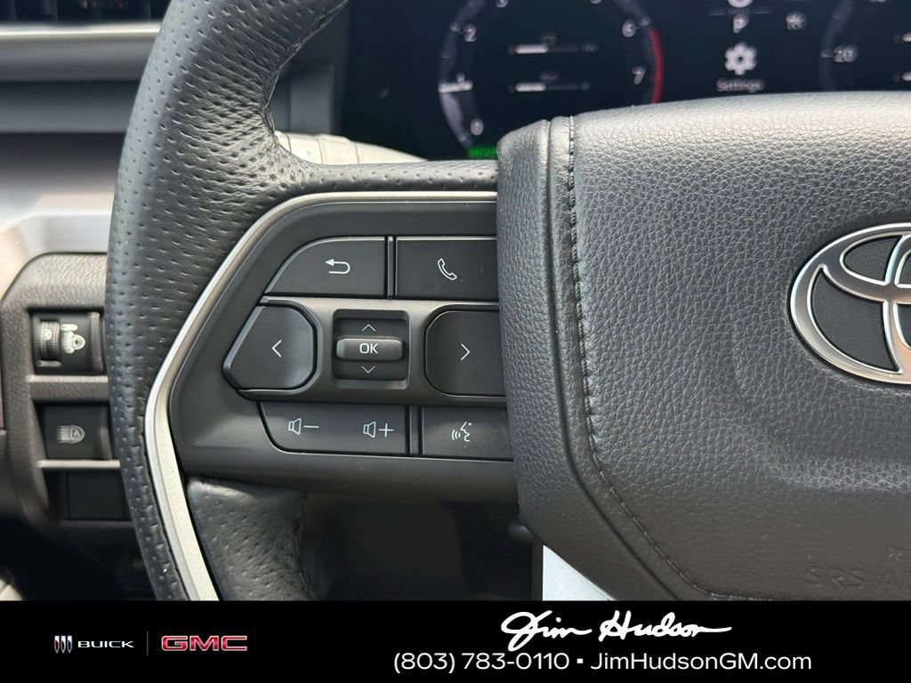 Used 2025 Toyota Tacoma TRD Off-Road AWD/4WD image 29