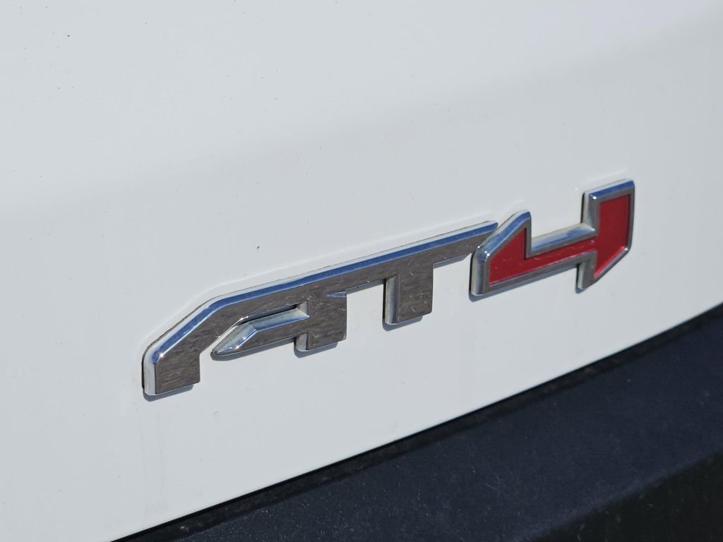 Used 2022 GMC Acadia AT4 w/ Technology Package image 8