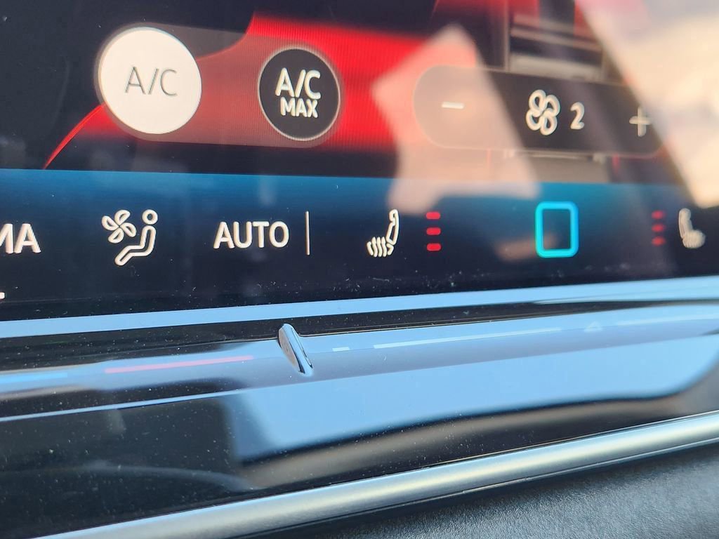 New 2026 Volkswagen Tiguan SE image 14