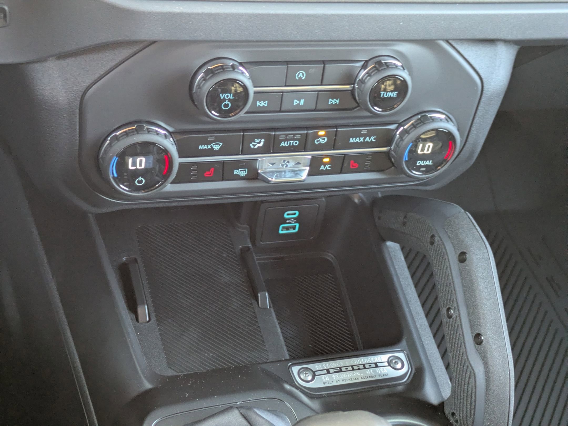 New 2025 Ford Bronco Big Bend w/ Black Diamond Package AWD/4WD image 19