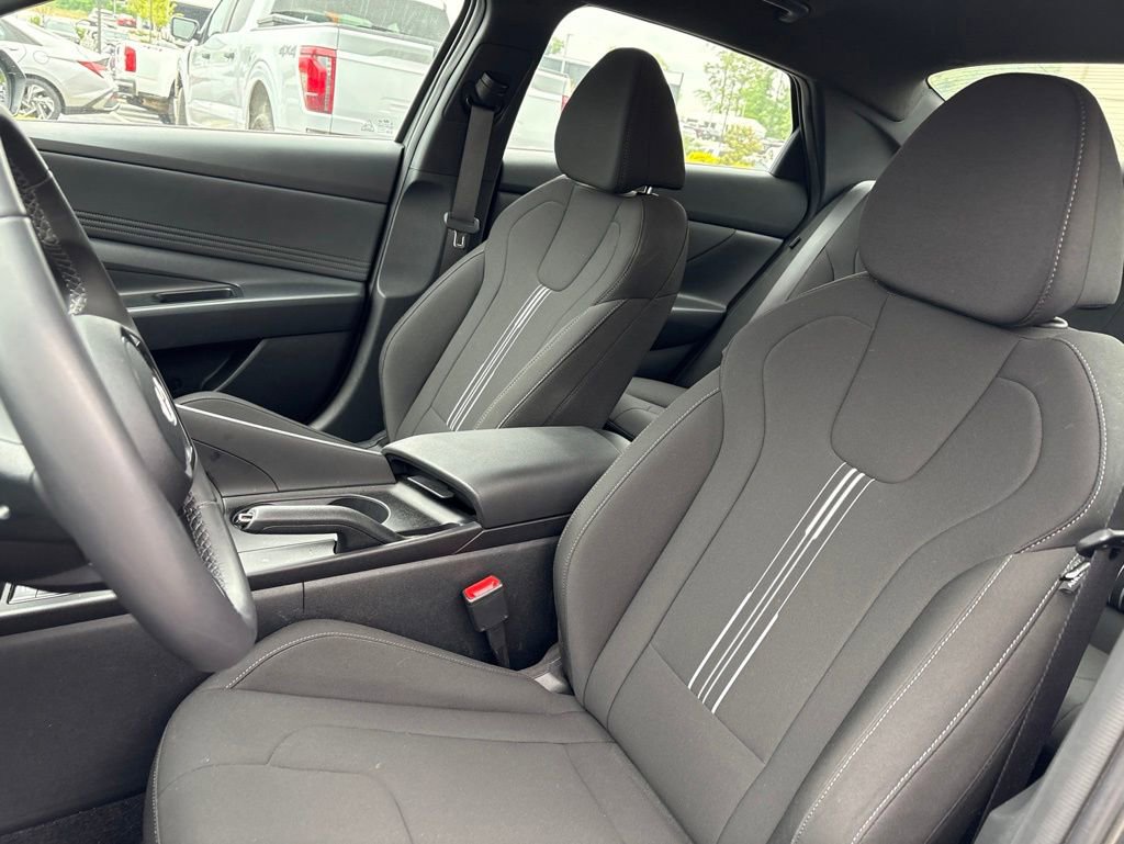 Certified 2025 Hyundai Elantra Sport FWD image 11