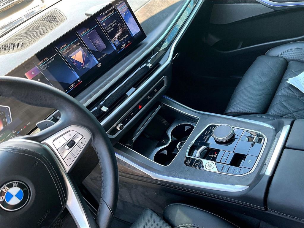 Used 2023 BMW X7 xDrive40i w/ Premium Package AWD/4WD image 17