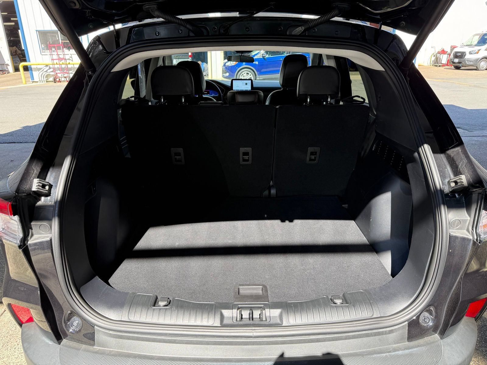 Used 2022 Ford Escape SEL w/ Technology Package AWD/4WD image 7