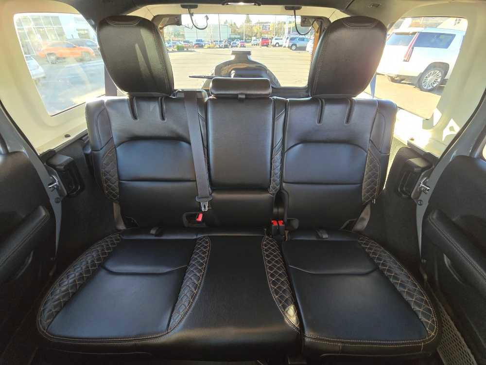 Used 2022 Jeep Wrangler Unlimited Sahara image 17