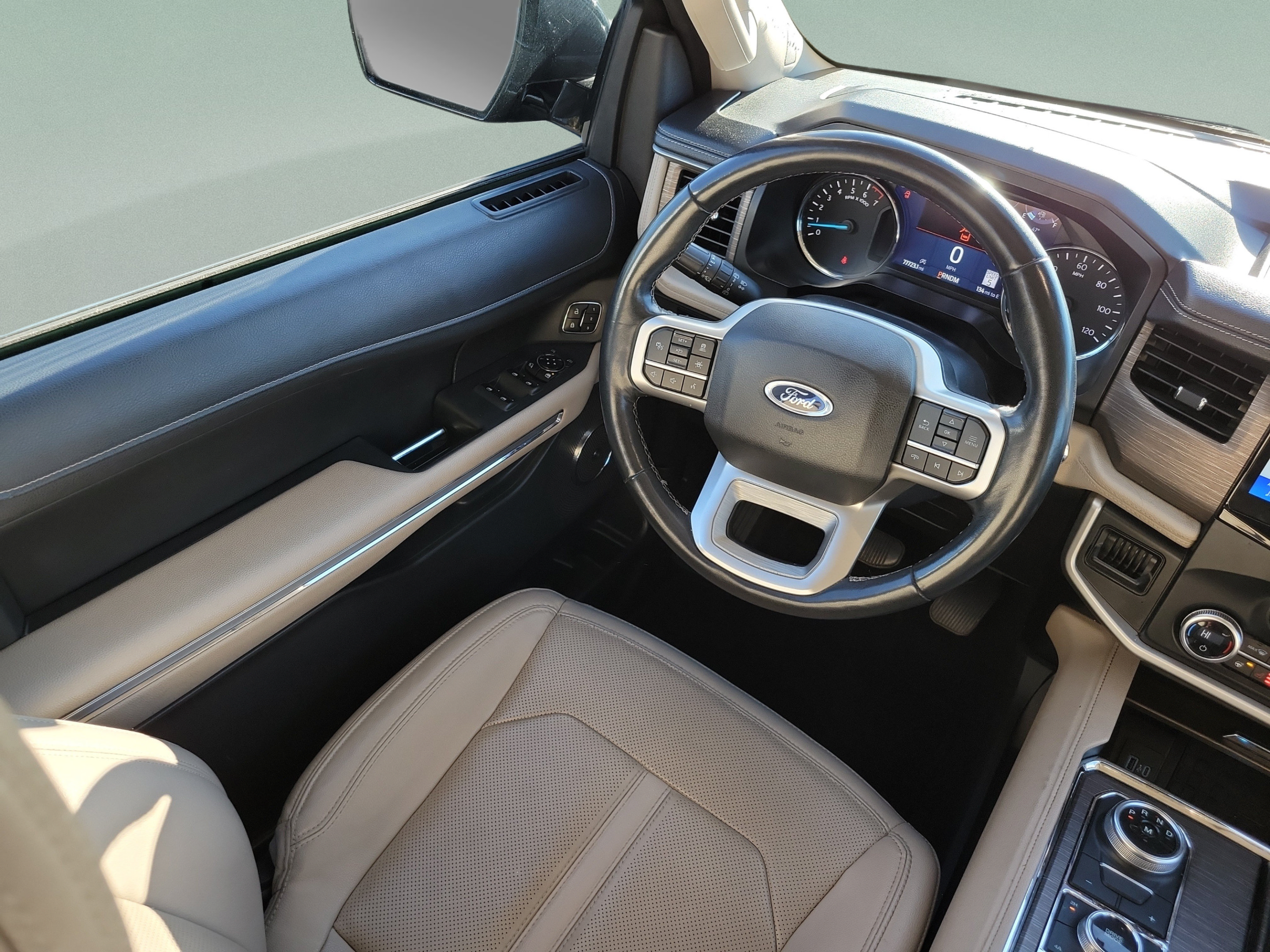 Used 2024 Ford Expedition Limited AWD/4WD image 16
