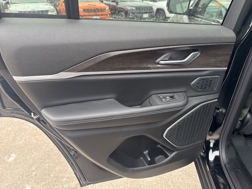 New 2026 Jeep Grand Cherokee Limited image 24