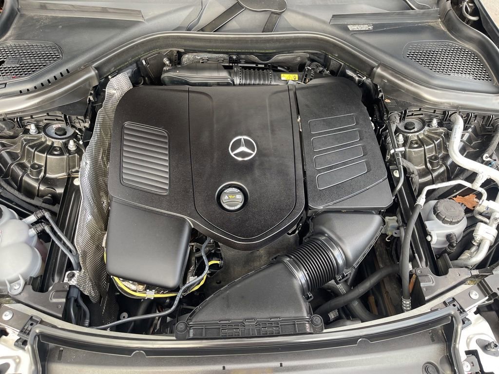 Used 2025 Mercedes-Benz GLC 350e 4MATIC image 32