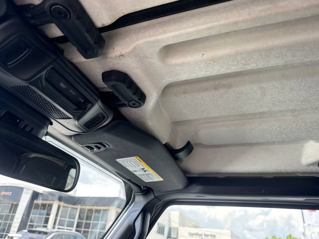 Used 2024 Jeep Wrangler Unlimited Sahara AWD/4WD image 17