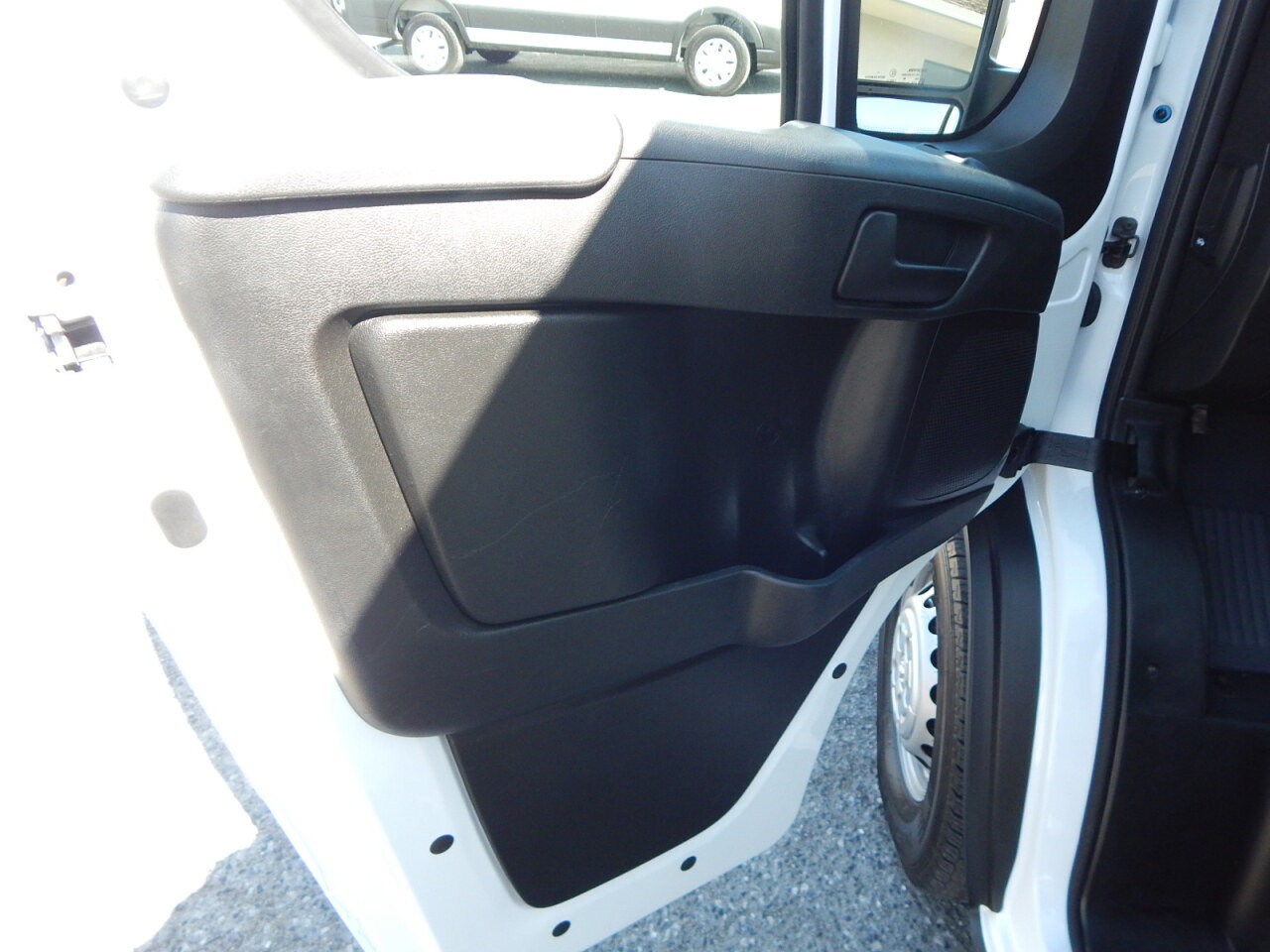 Used 2025 RAM ProMaster 2500 w/ U-Haul Equipment Group FWD image 20
