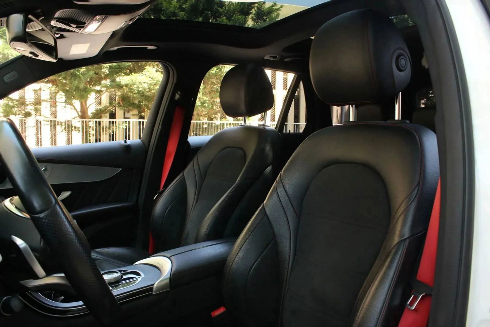 Used 2019 Mercedes-Benz GLC 43 AMG 4MATIC image 37