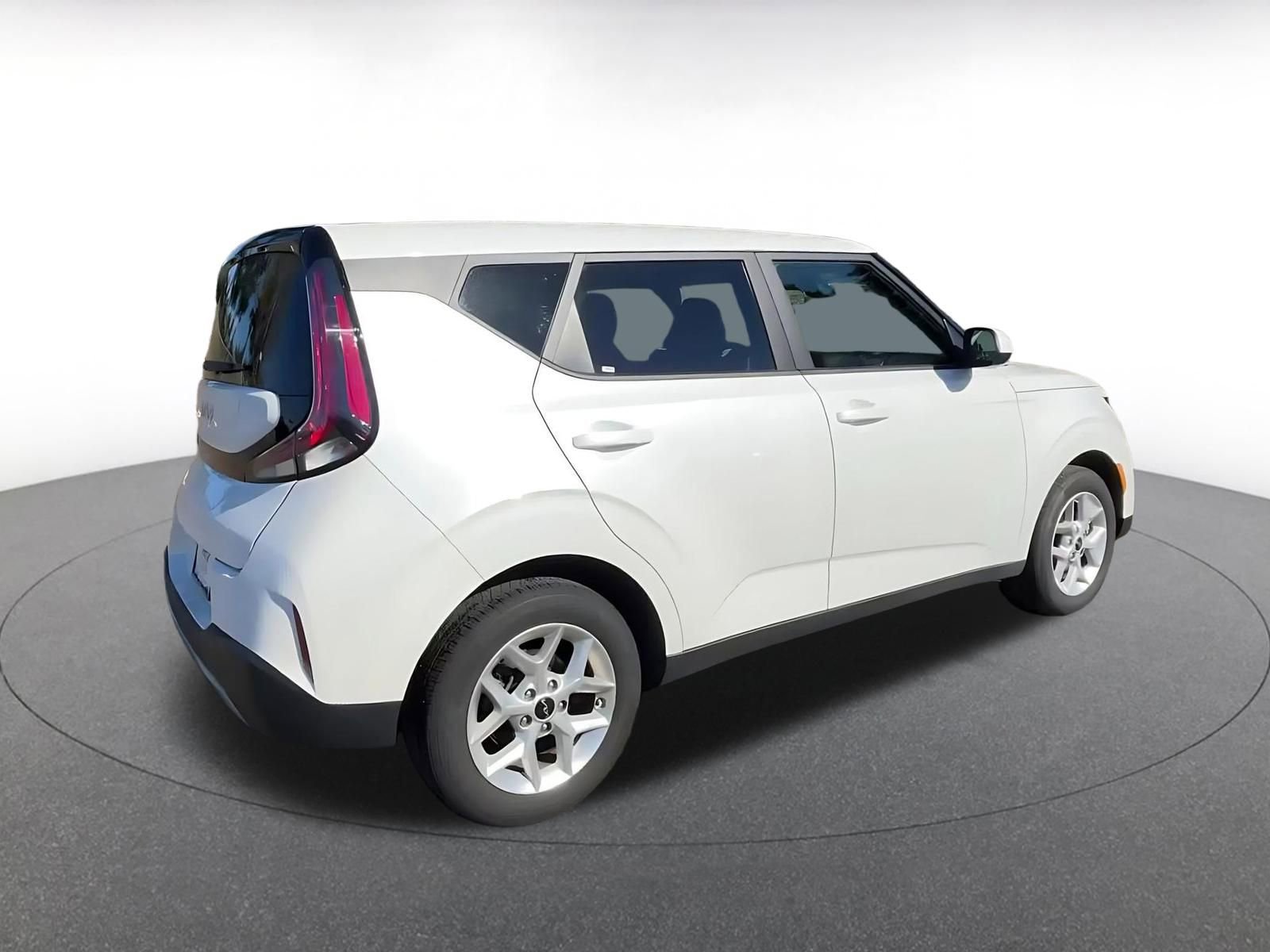 Used 2025 Kia Soul LX w/ LX Technology Package image 15