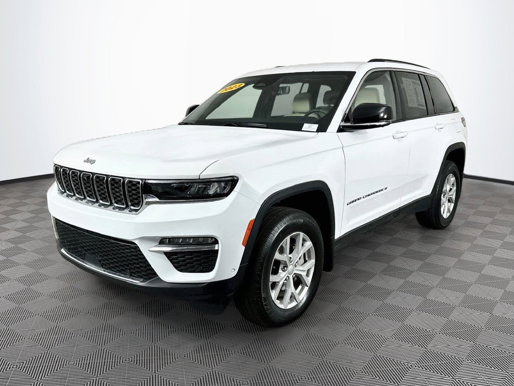 Used 2023 Jeep Grand Cherokee Limited w/ Luxury Tech Group II AWD/4WD image 4