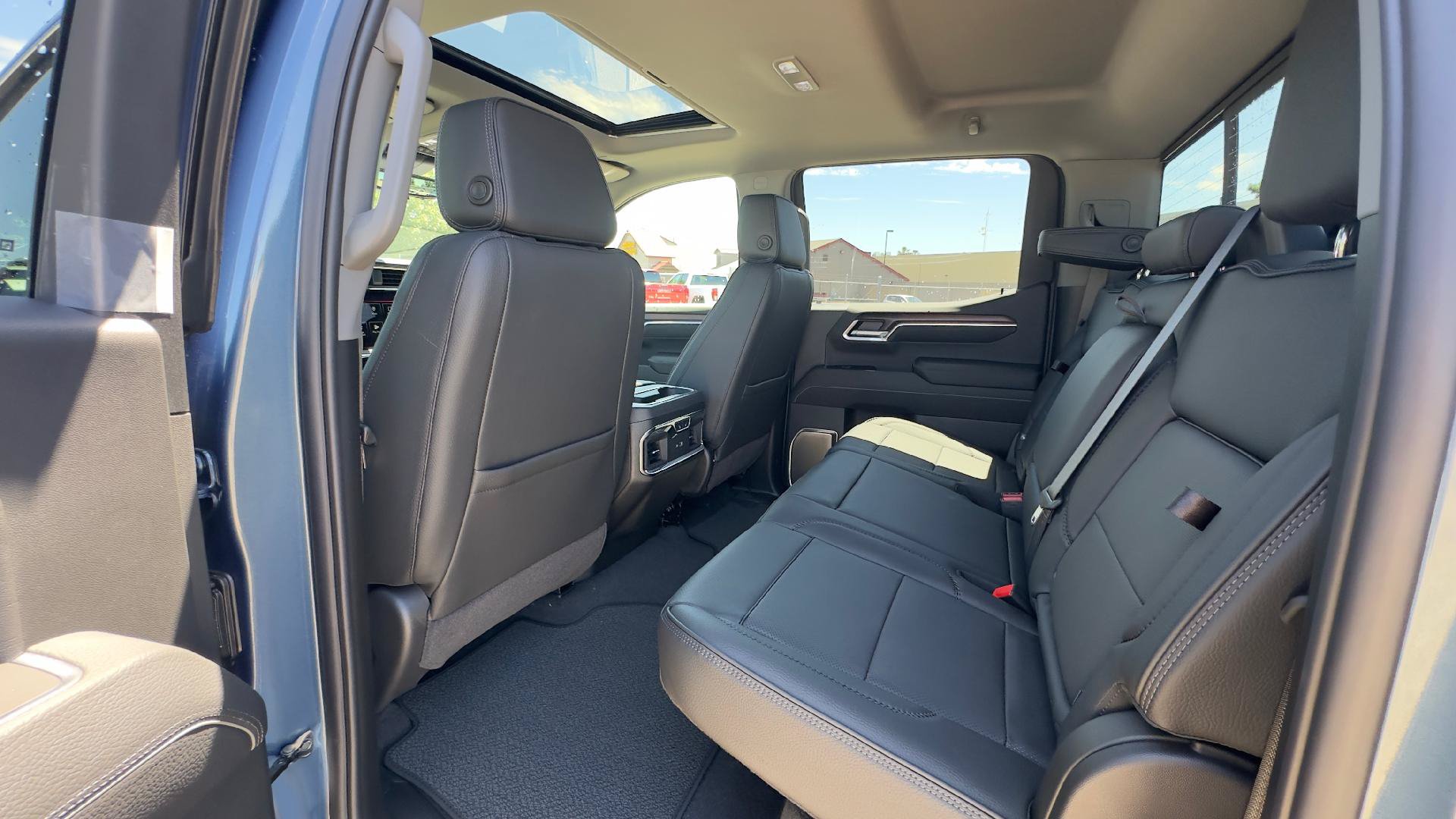 New 2026 GMC Sierra 1500 Denali AWD/4WD image 9