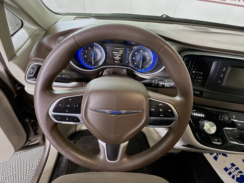Used 2017 Chrysler Pacifica Touring Plus image 18