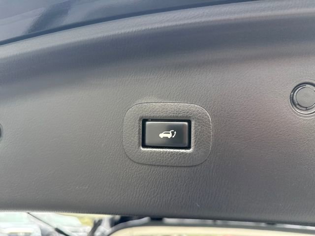 Used 2019 Nissan Armada Platinum w/ Captain's Chairs Package image 38