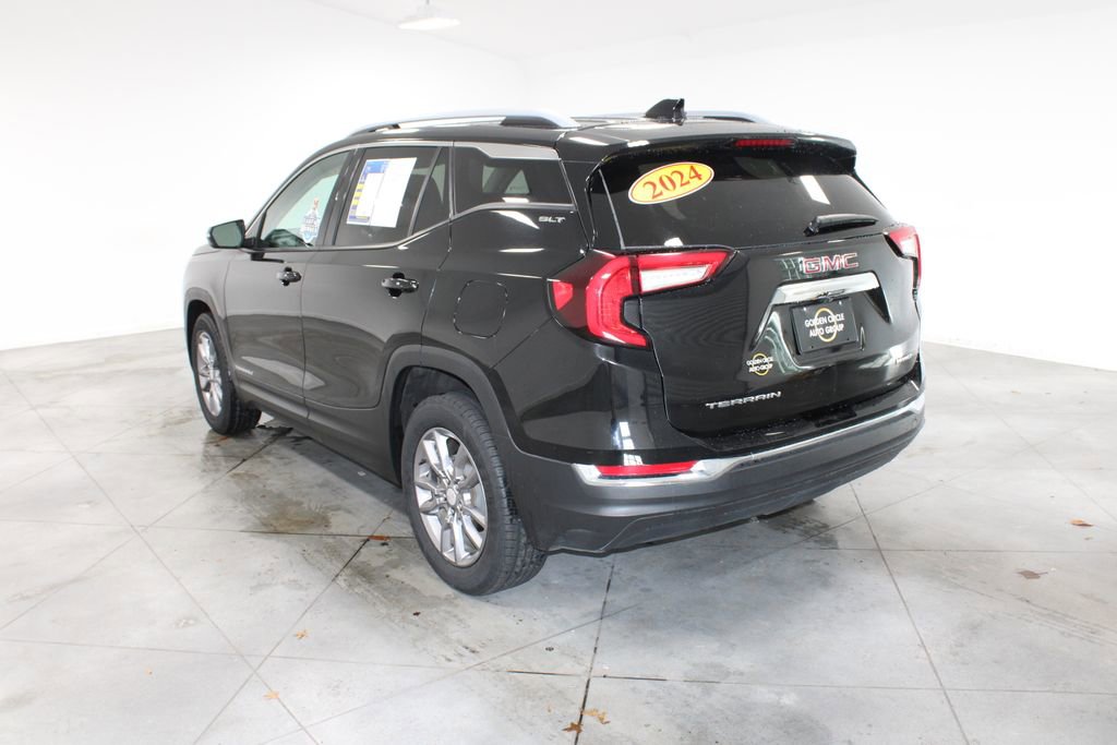 Used 2024 GMC Terrain SLT image 7
