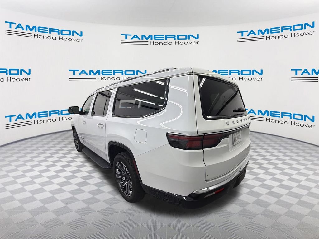 Used 2024 Jeep Wagoneer L Series II w/ Flexible Seating Group RWD image 3