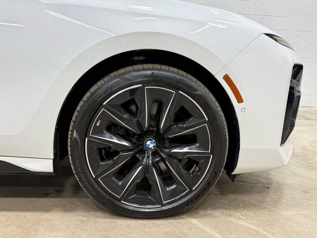 Used 2024 BMW 760i xDrive w/ Premium Package image 56