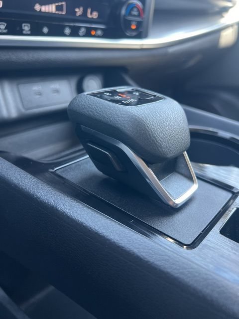 Used 2025 Nissan Rogue SV FWD image 17