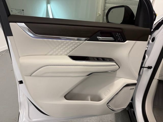 Used 2024 GMC Acadia Denali image 14