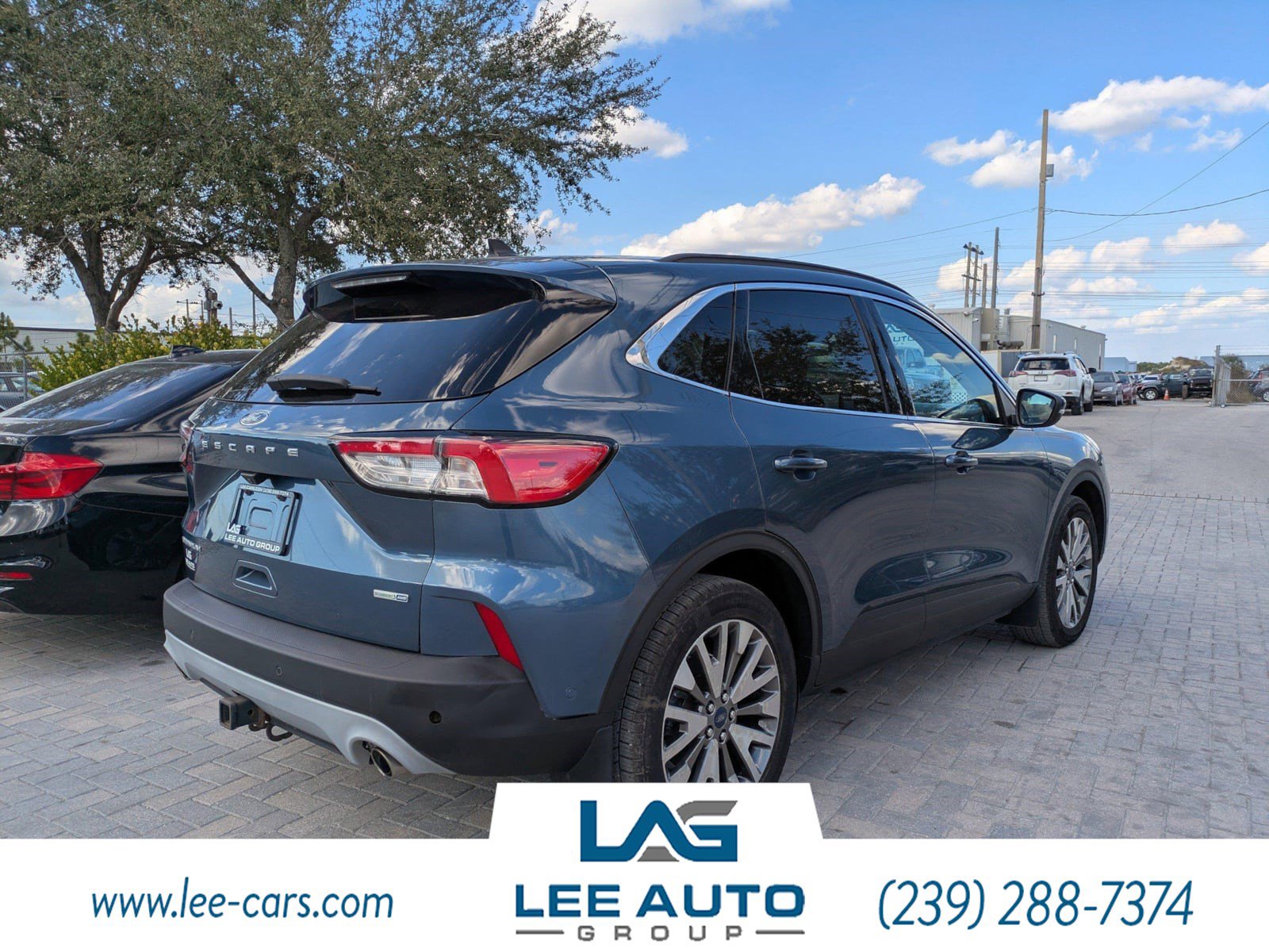 Used 2020 Ford Escape Titanium w/ Titanium Premium Package 2.0 image 3