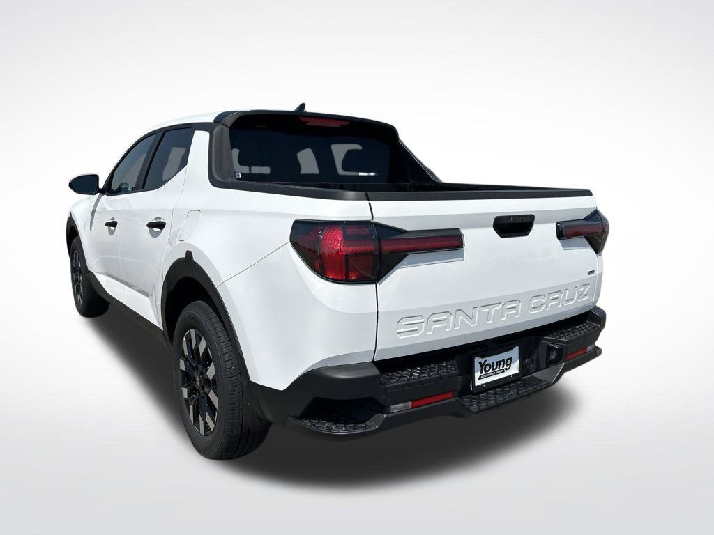 Used 2025 Hyundai Santa Cruz SE AWD/4WD image 3