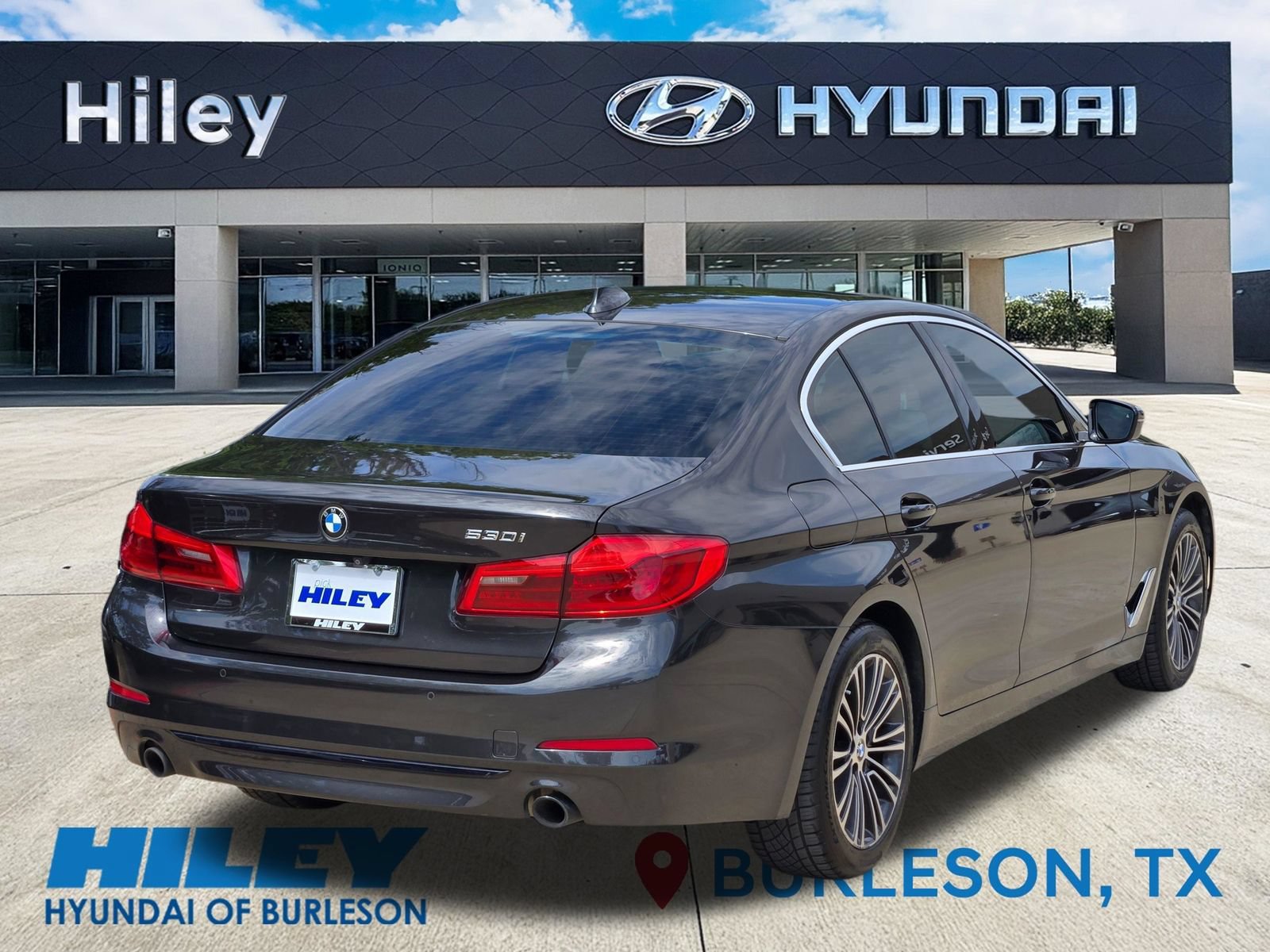 Used 2020 BMW 530i w/ Premium Package RWD image 4