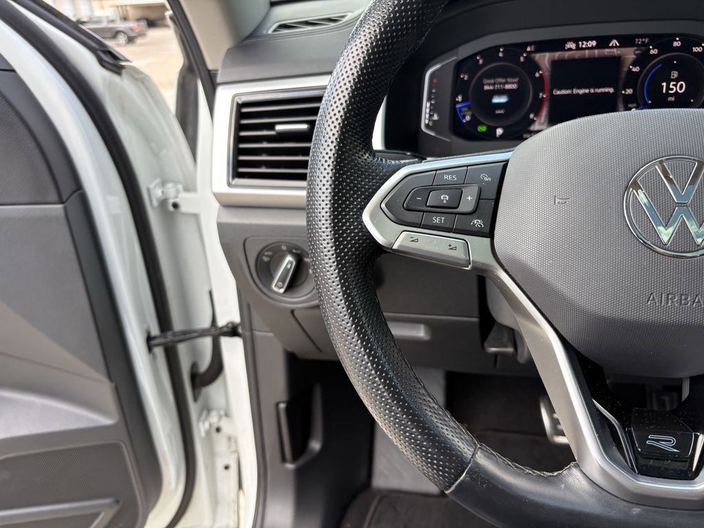 Used 2022 Volkswagen Atlas SEL Premium image 16