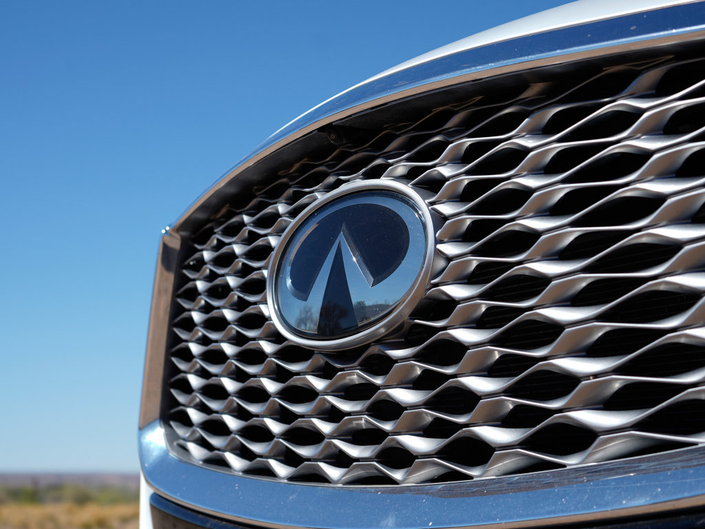 Used 2023 INFINITI QX55 Essential image 2