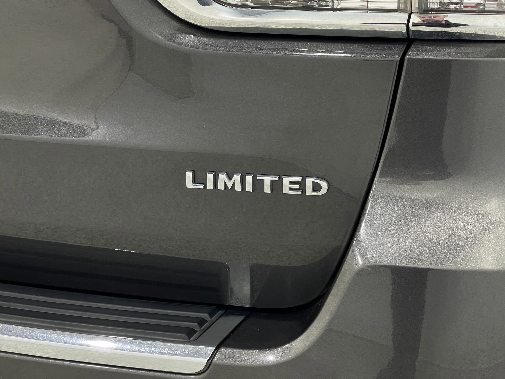 Used 2018 Jeep Grand Cherokee Limited image 40