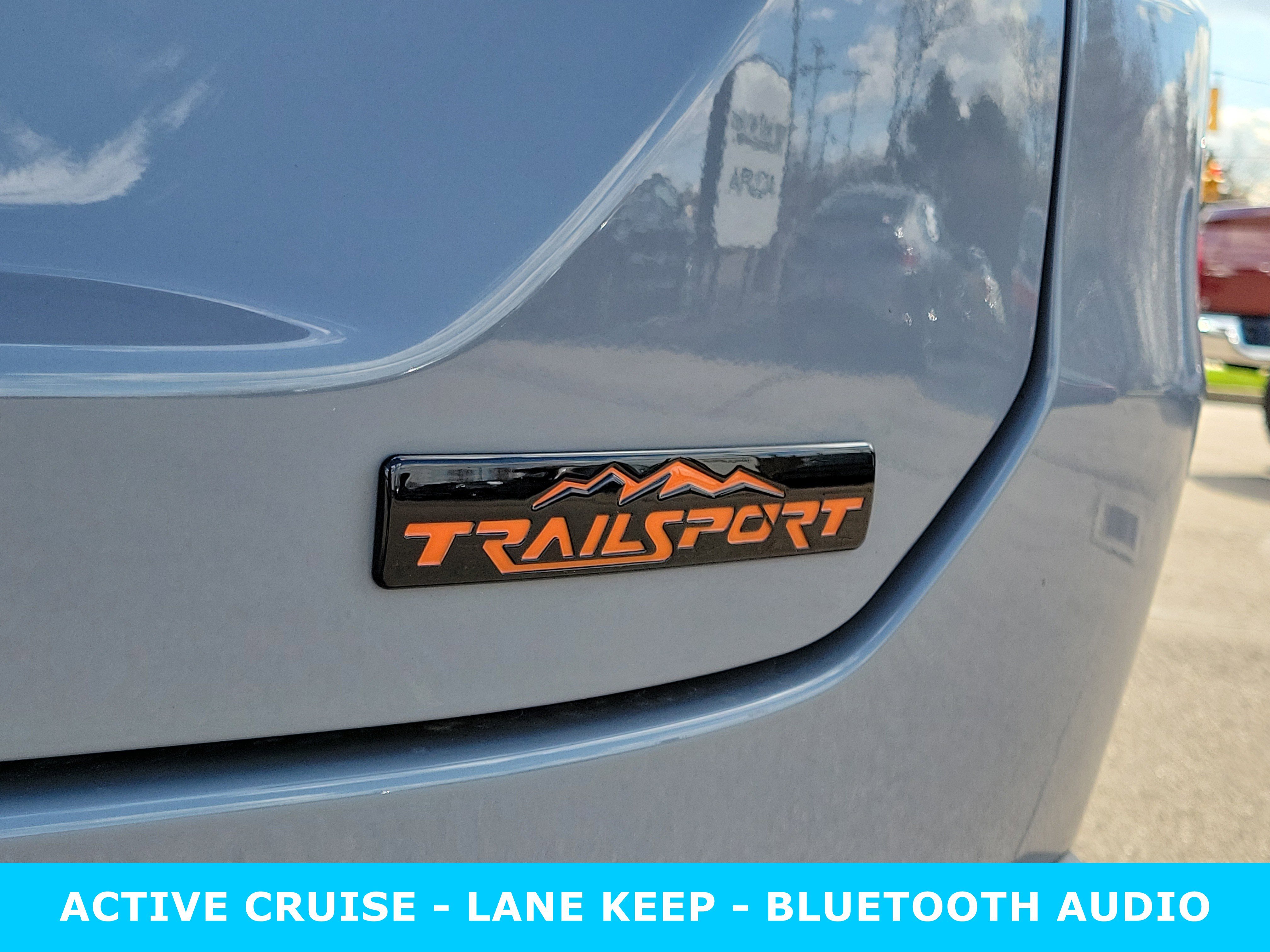 Used 2025 Honda Pilot TrailSport image 8