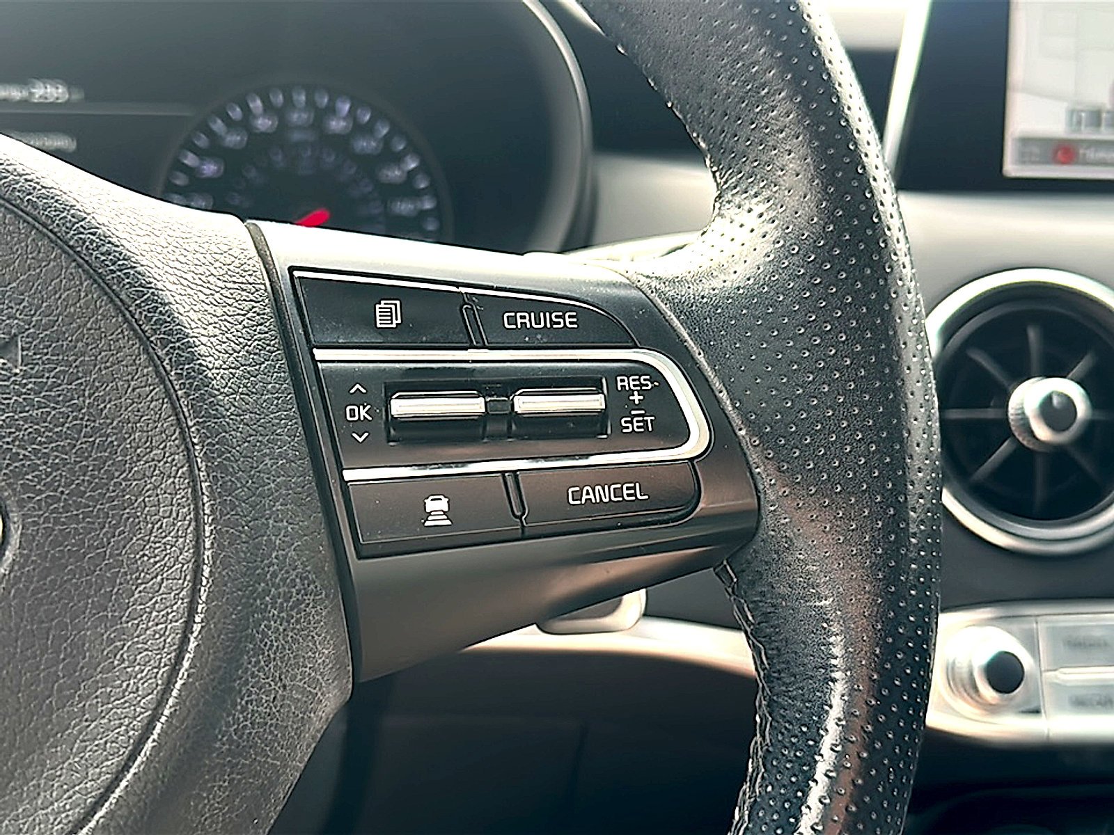 Used 2018 Kia Stinger GT2 image 29