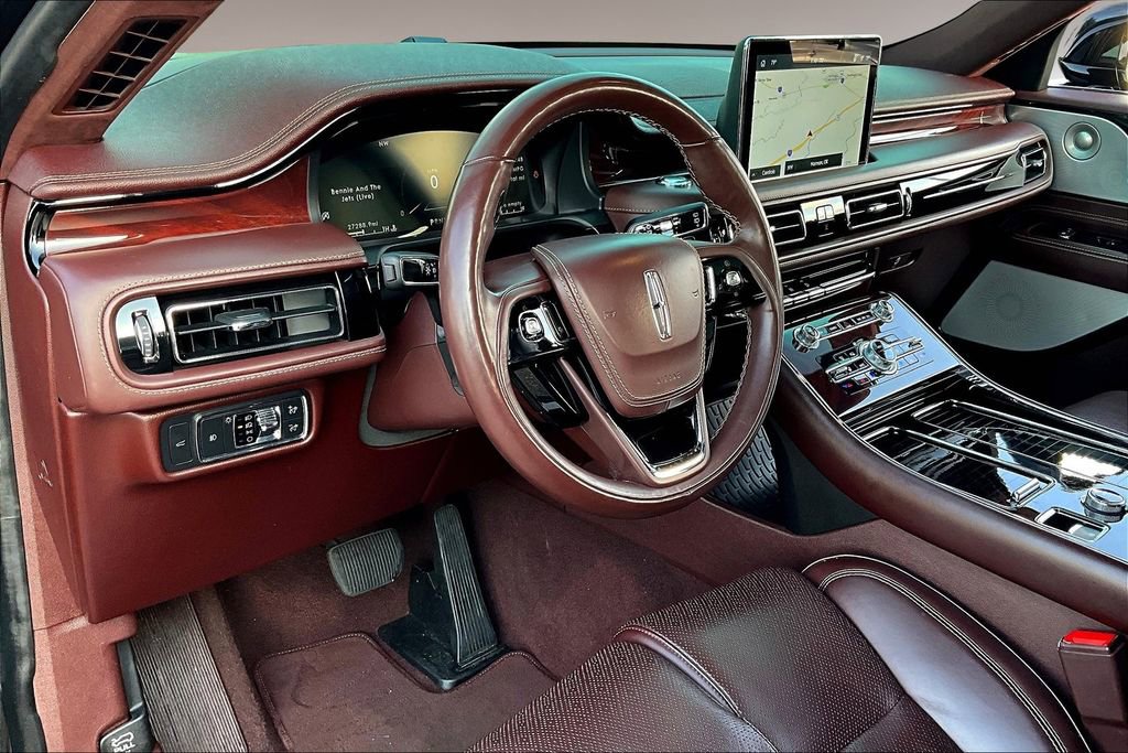 Used 2023 Lincoln Aviator Black Label w/ Dynamic Handling Package image 13