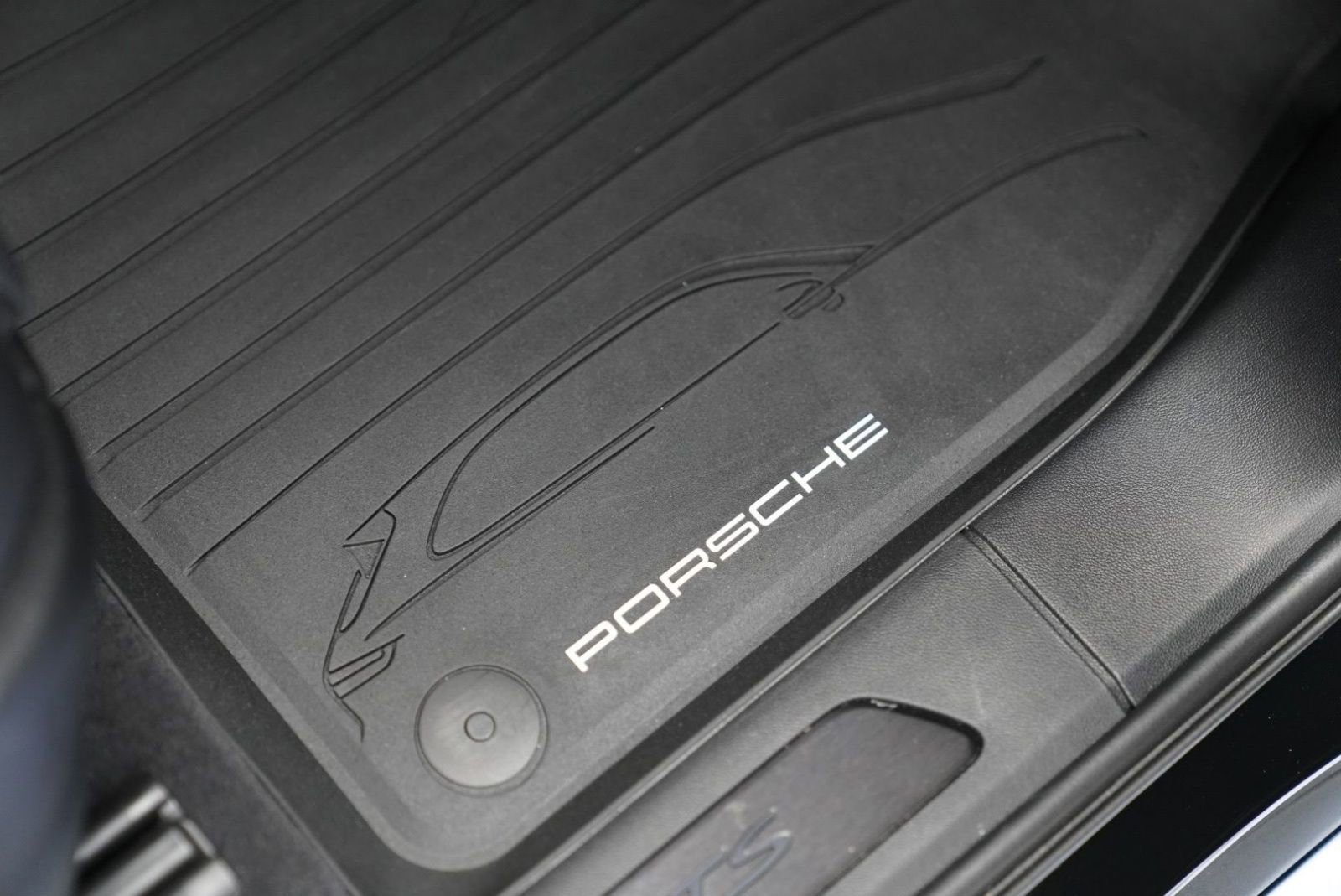 Used 2025 Porsche Cayenne GTS AWD/4WD image 49