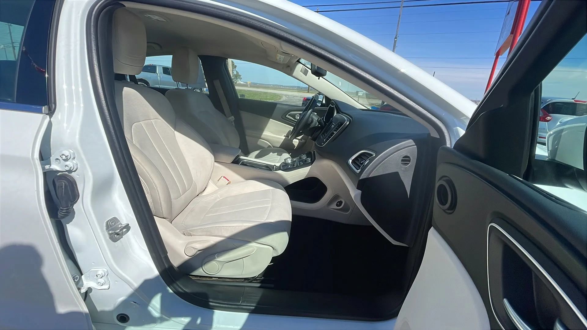 Used 2015 Chrysler 200 Limited w/ Convenience Group FWD image 24