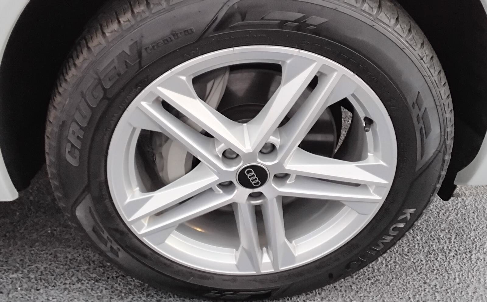 Certified 2024 Audi Q5 e Premium w/ Convenience Package image 12