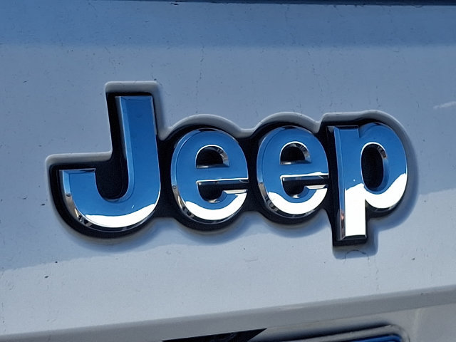 Used 2019 Jeep Grand Cherokee Summit AWD/4WD image 30