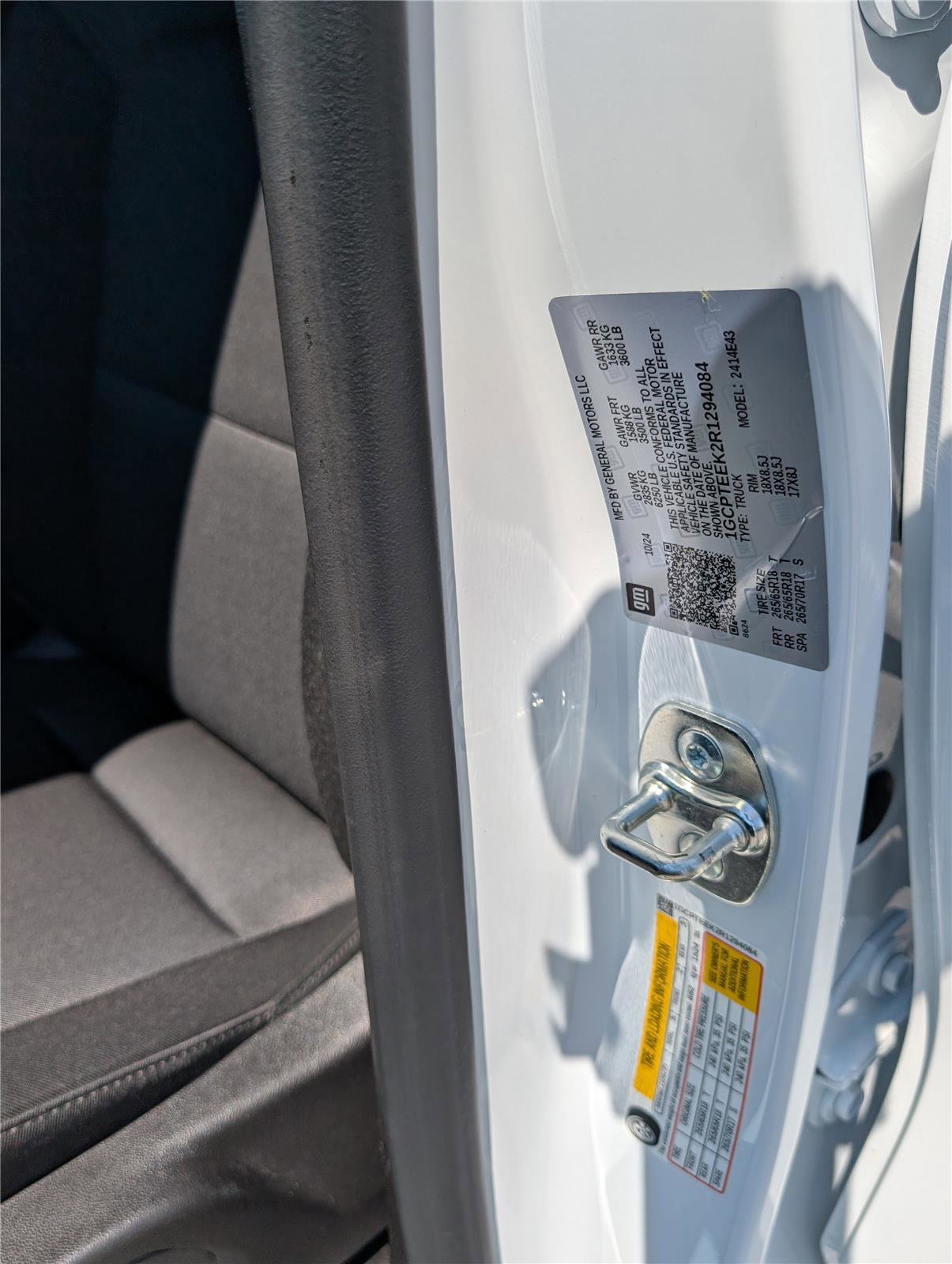 Used 2024 Chevrolet Colorado Trail Boss w/ Technology Package image 15