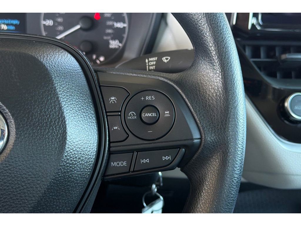 Used 2025 Toyota Corolla LE FWD image 25