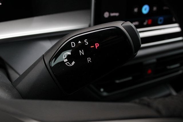 New 2026 Volkswagen Tiguan SE R-Line AWD/4WD image 13