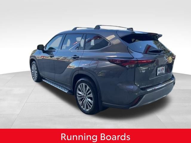Used 2025 Toyota Highlander Platinum image 4