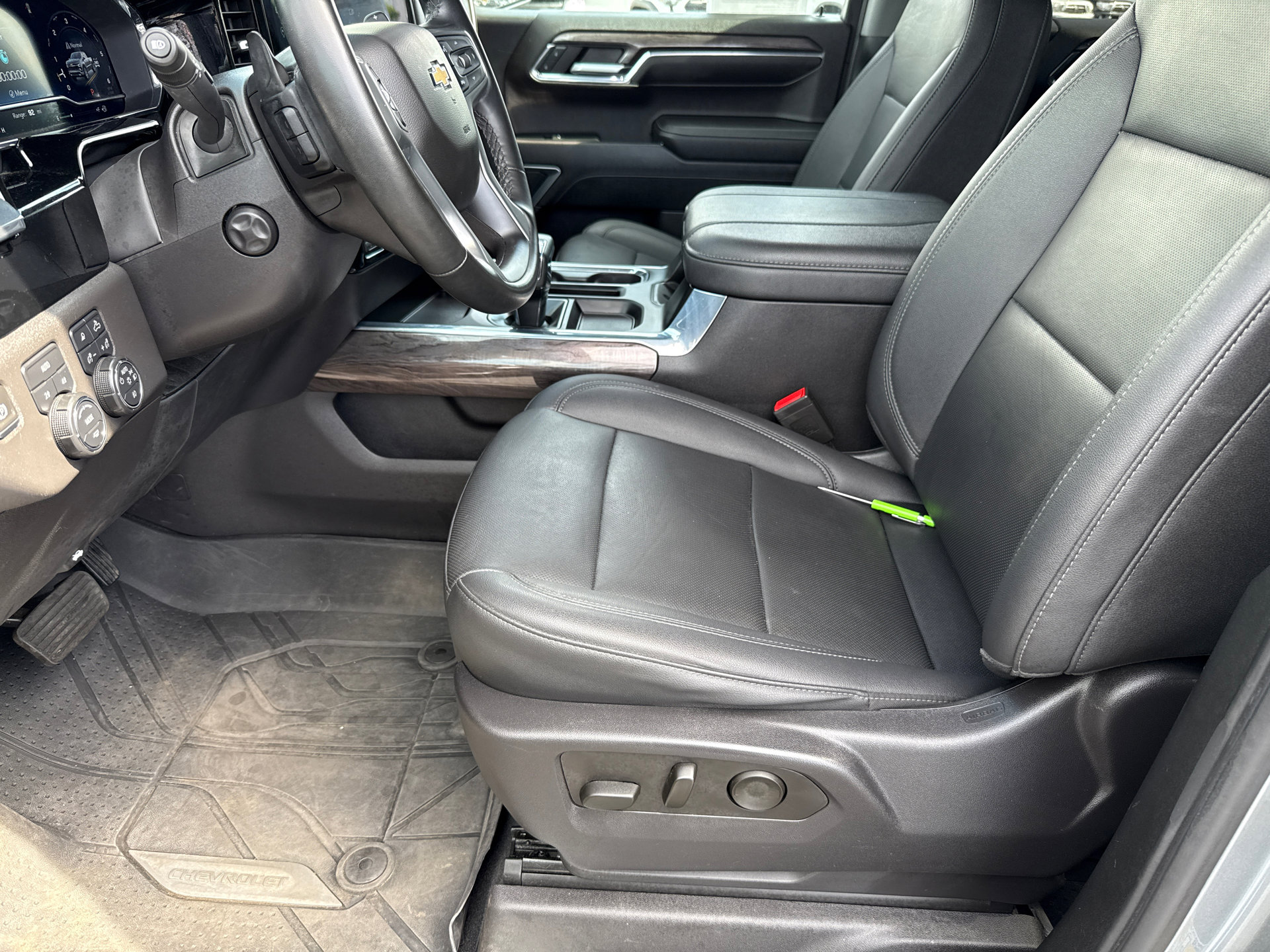 Used 2023 Chevrolet Silverado 1500 LTZ w/ LTZ Convenience Package II AWD/4WD image 27
