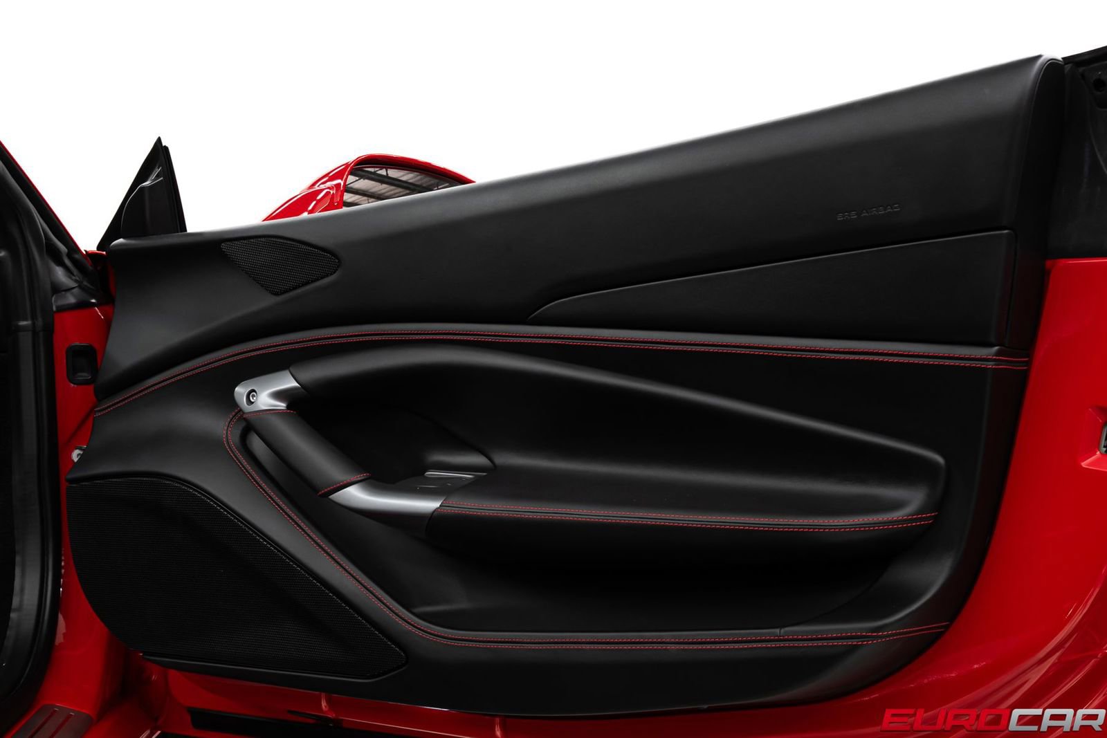 Used 2022 Ferrari F8 Tributo image 27