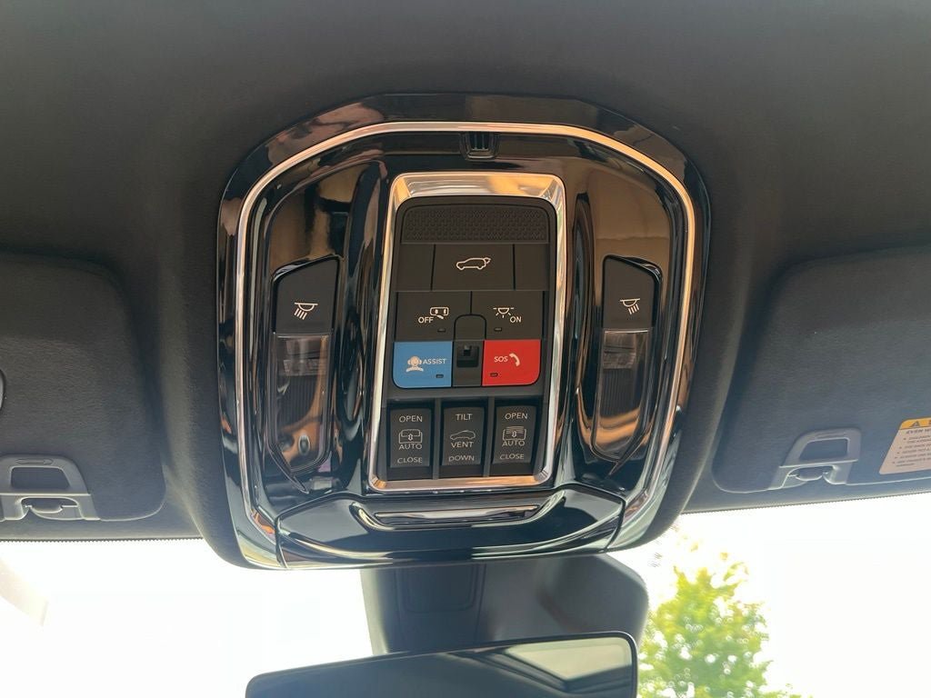 Used 2023 Jeep Grand Cherokee L Summit AWD/4WD image 37