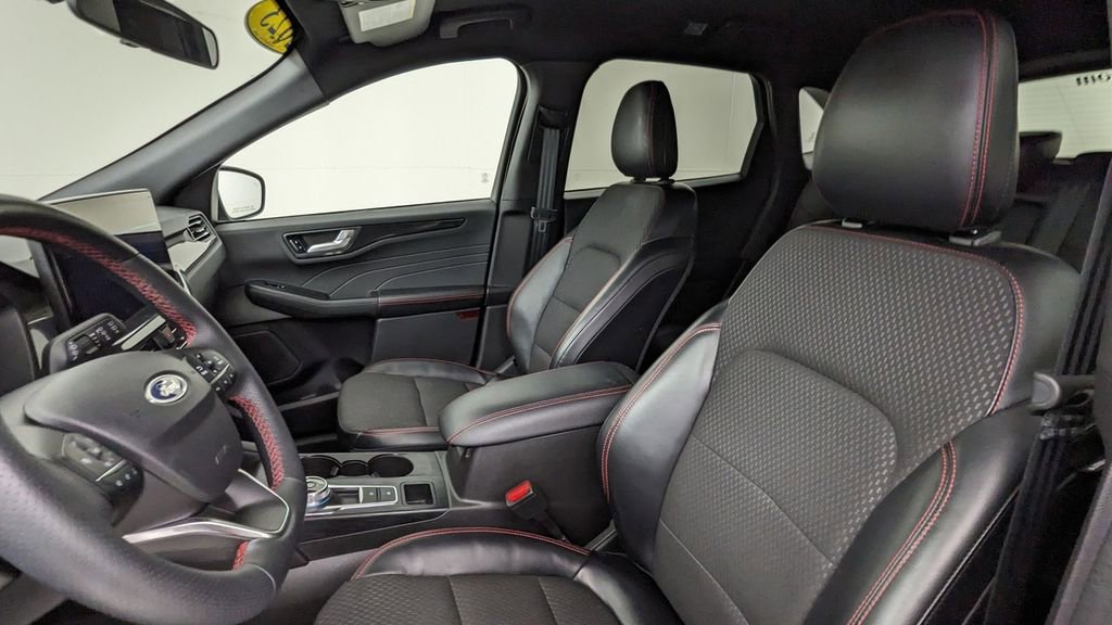 Certified 2023 Ford Escape ST-Line w/ Tech Pack #1 image 2