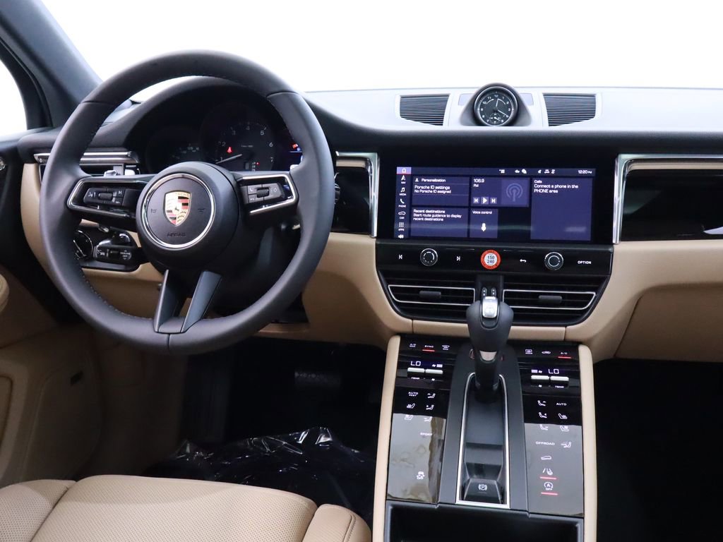 New 2025 Porsche Macan image 17