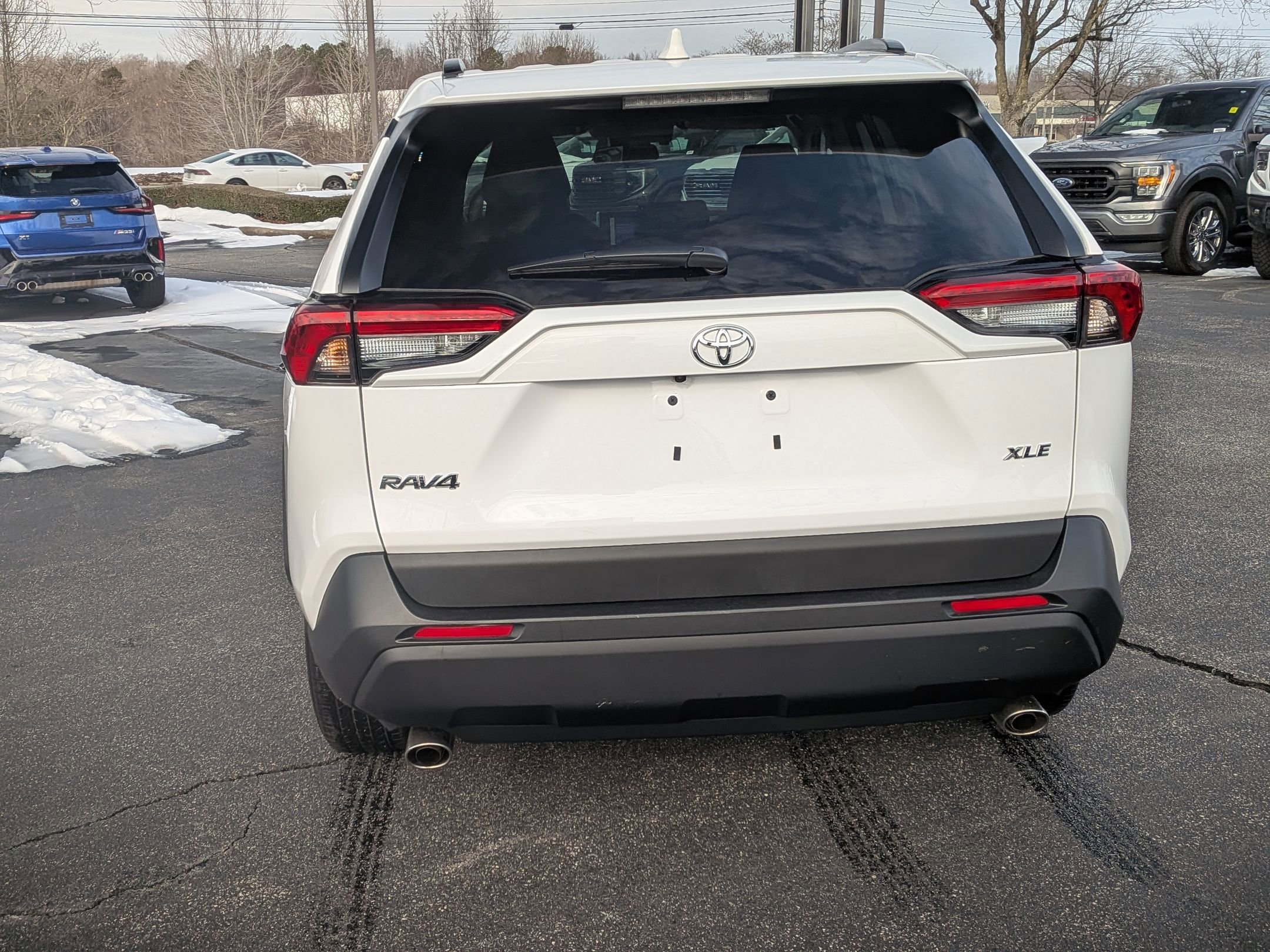 Used 2025 Toyota RAV4 XLE w/ Weather Package image 8