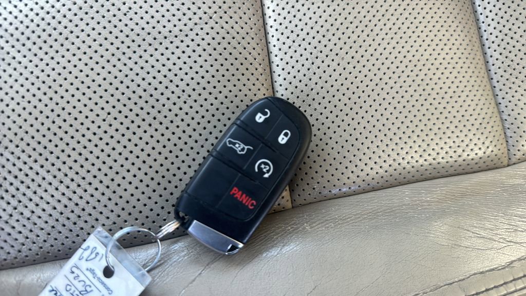 Used 2015 Jeep Grand Cherokee Limited w/ Luxury Group II image 26