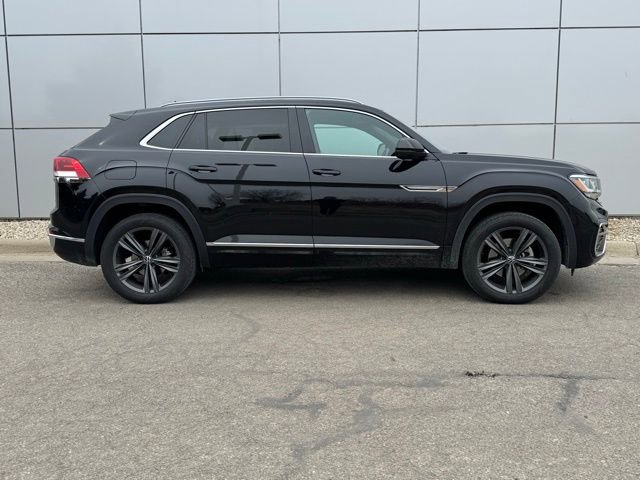 Used 2022 Volkswagen Atlas Cross Sport SEL R-Line AWD/4WD image 38