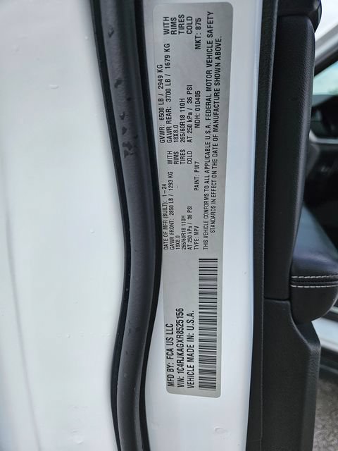 Used 2024 Jeep Grand Cherokee L Laredo AWD/4WD image 31